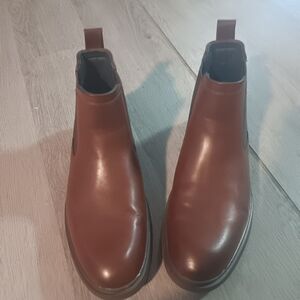 Men's Brown Chelsea Boots - Classic Pull-On Style